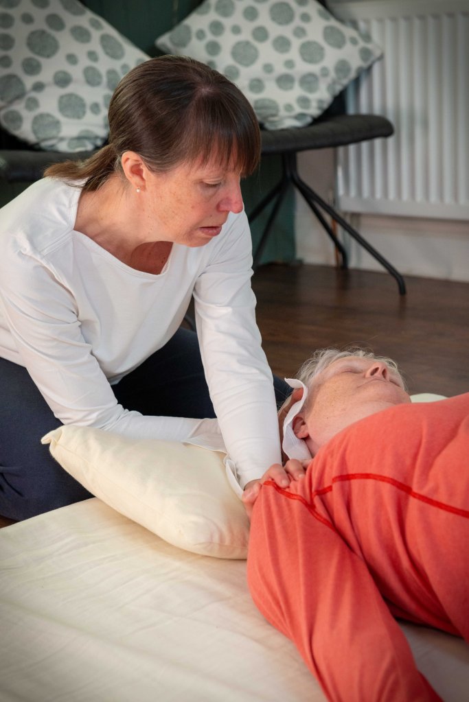 Neck stretch seen from side view